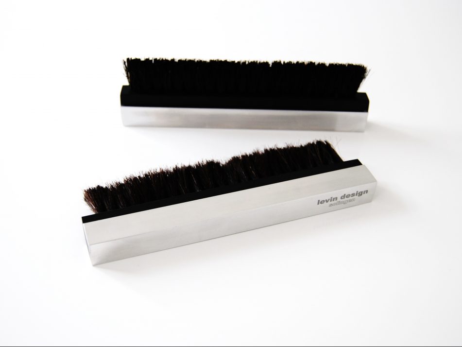 record cleaning brush, classic